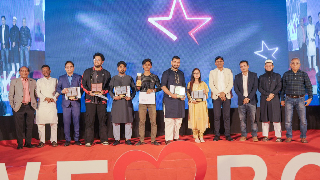 রকমারি বেস্টসেলার অ্যাওয়ার্ড-২০২৫ প্রদান, ১০ লাখ টাকার শিক্ষাবৃত্তি ঘোষণা