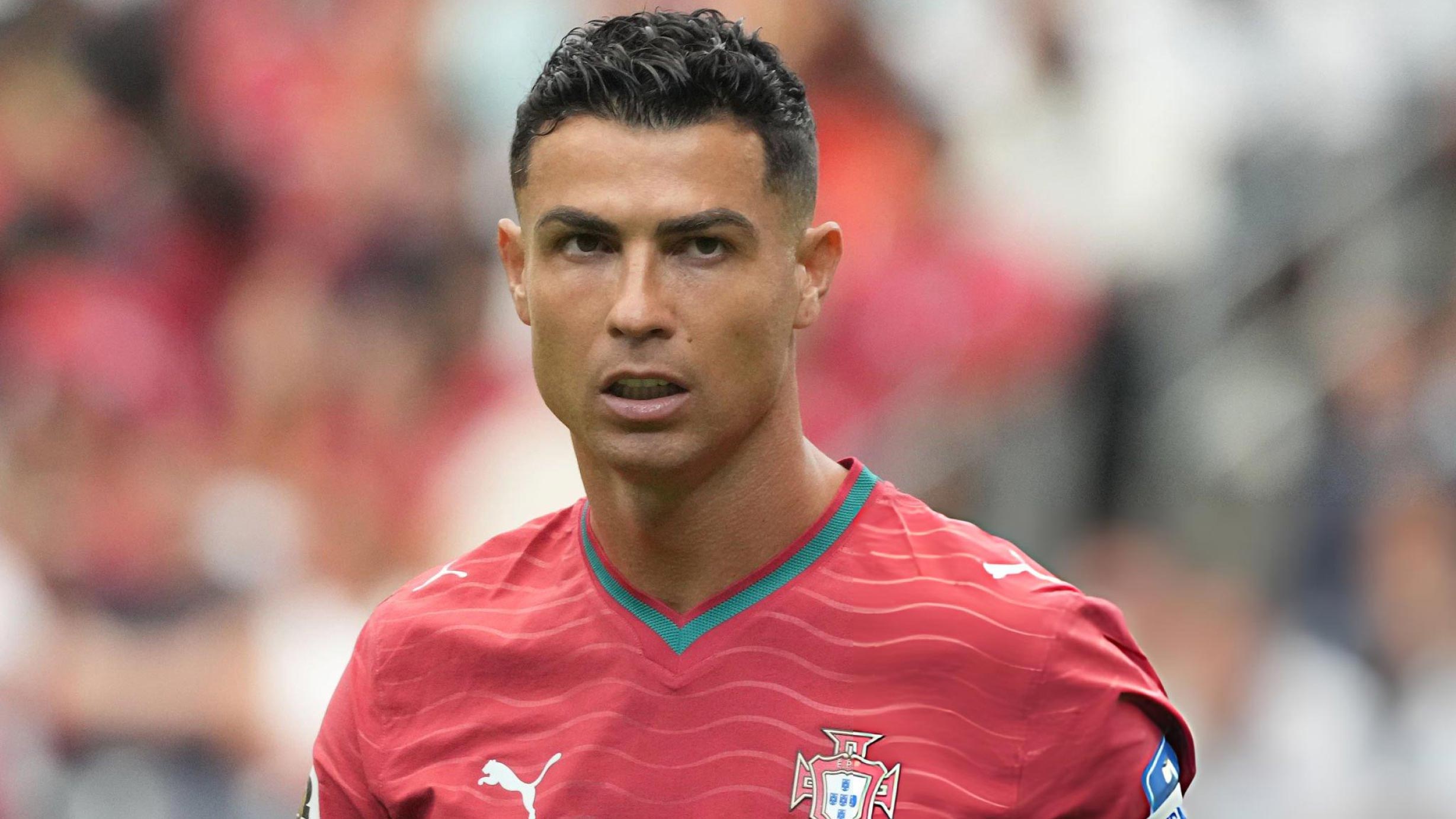 সাংবাদিক মেসির নাম নিতেই বিরক্ত রোনালদো