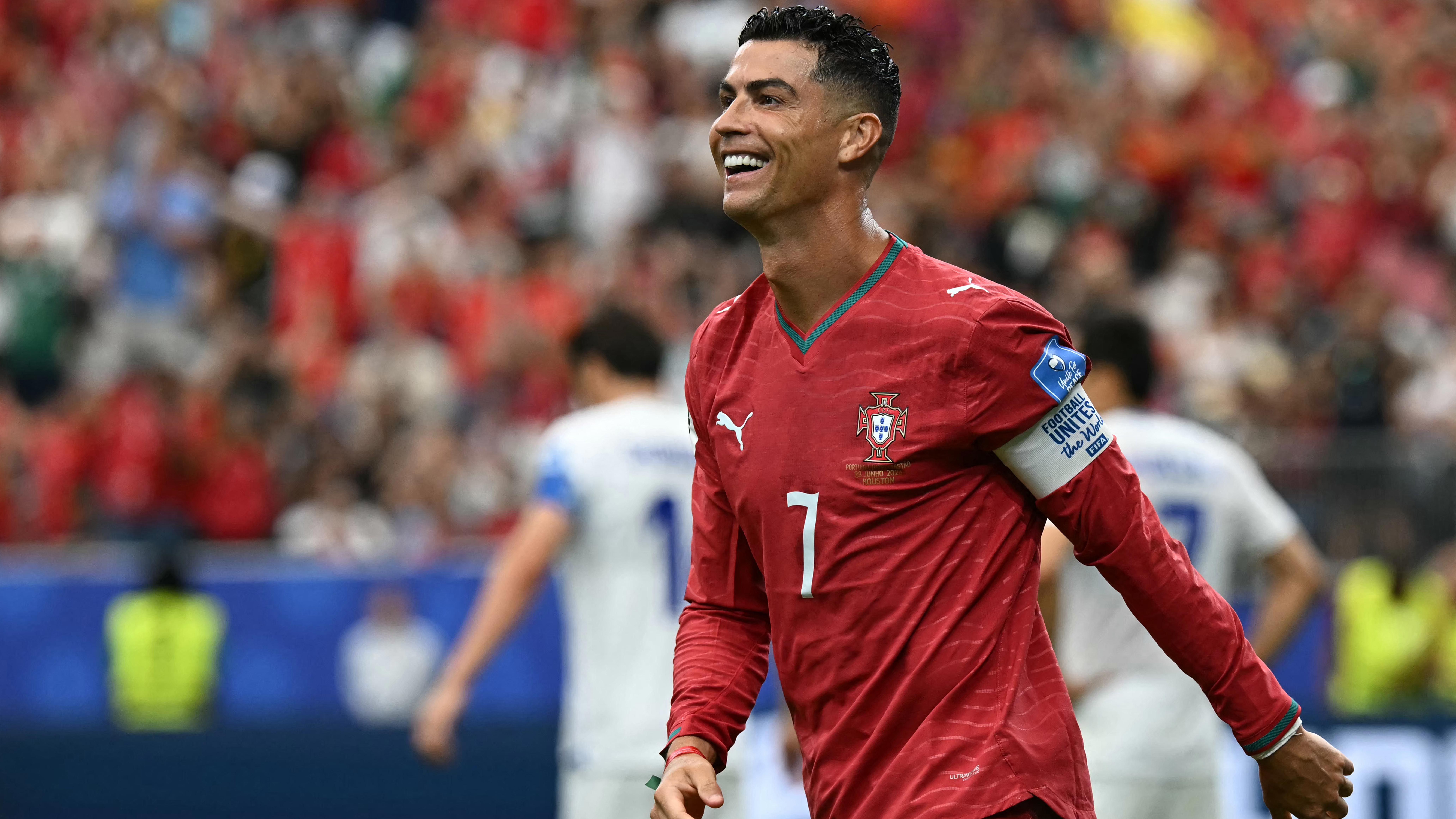 রোনালদোর জোড়ায় পর্তুগালের দাপট দেখানোয় জয়