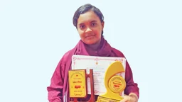 বহু প্রতিভায় এগিয়ে মানিকগঞ্জের রিদি