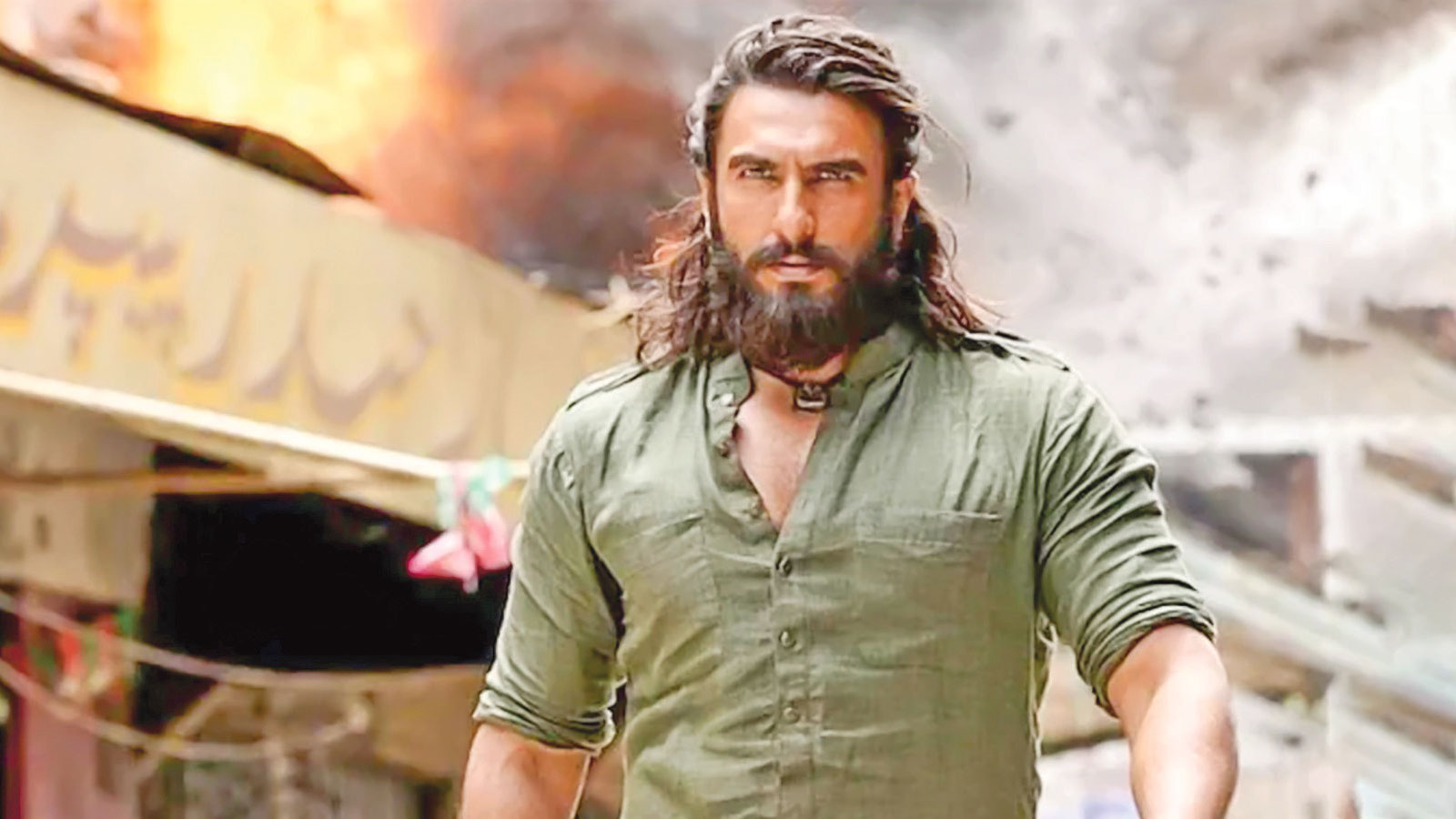 বলিউডের হতাশার বছরে আলো দেখালেন রণবীর