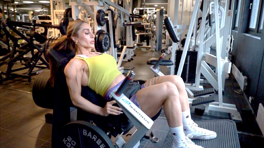 আফগান বালিকাবধূ এখন ইউরোপের শীর্ষ বডিবিল্ডার