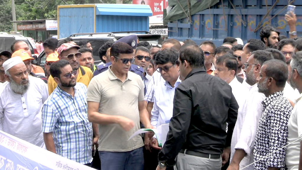যত ক্ষমতাবানই হোক, নদী ও খালের জমি দখল করতে দেওয়া হবে না: পানিসম্পদ প্রতিমন্ত্রী