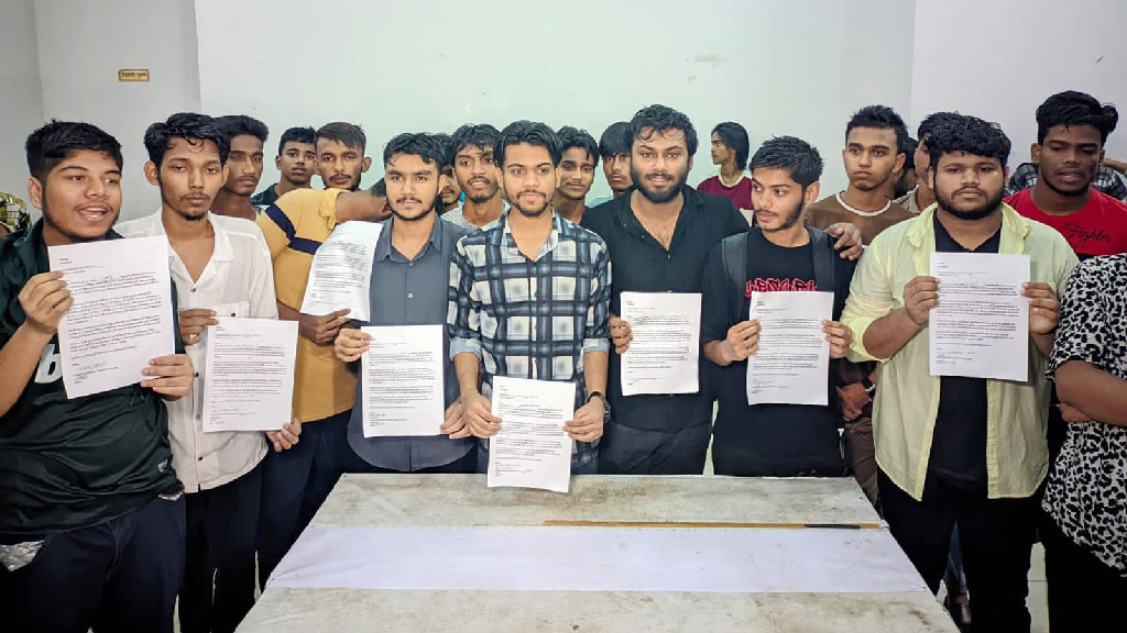 বৈষম্যবিরোধী ছাত্র আন্দোলন: রংপুরে দুর্নীতির অভিযোগ তুলে আরও ১৬ নেতার পদত্যাগ