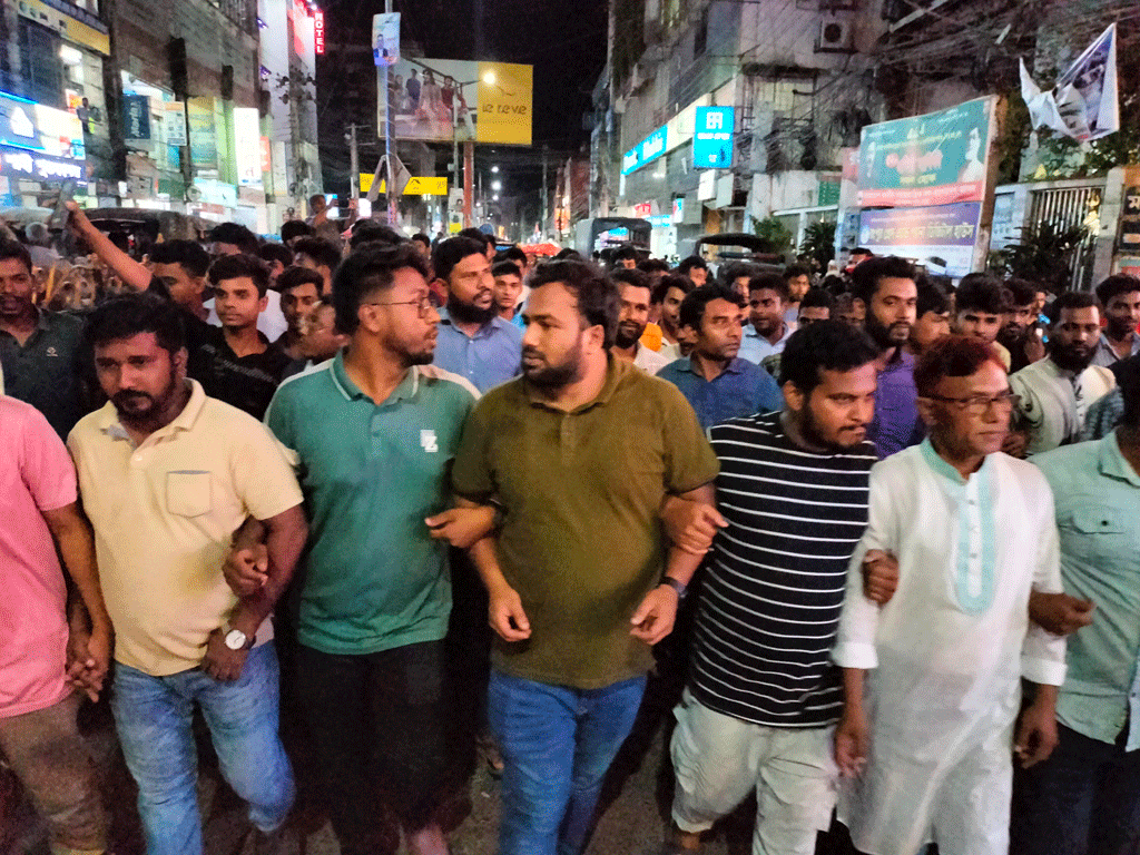 রংপুরে মোস্তফার বক্তব্যে উত্তেজনা, এনসিপি-বৈষম্যবিরোধীদের বিক্ষোভ