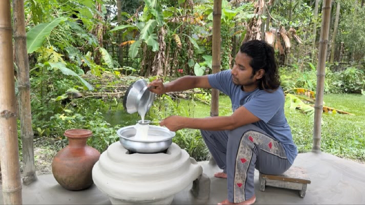 অভাবের আগুন থেকে কোটি মানুষের হৃদয় জয়: নাহিদের ঘুরে দাঁড়ানোর গল্প