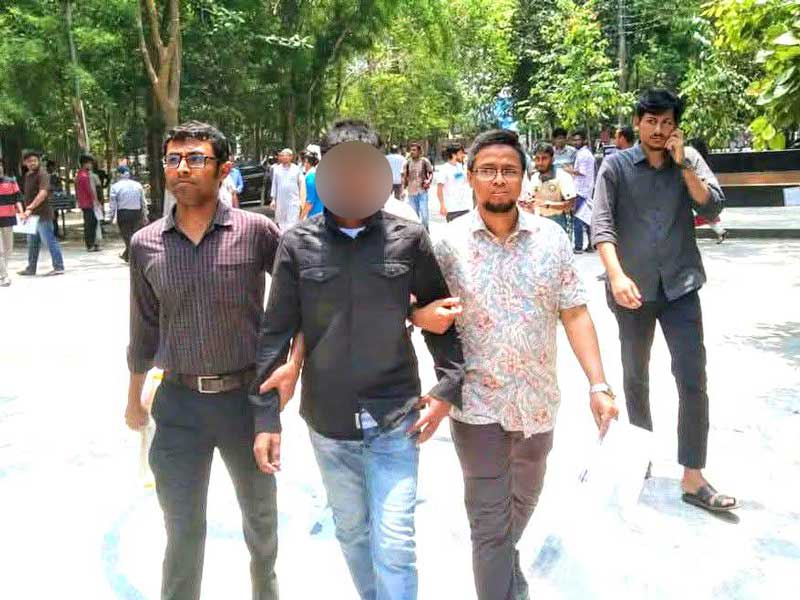 বিশ্ববিদ্যালয় ভর্তি পরীক্ষায় প্রক্সি দিচ্ছিল নবম শ্রেণির ছাত্র