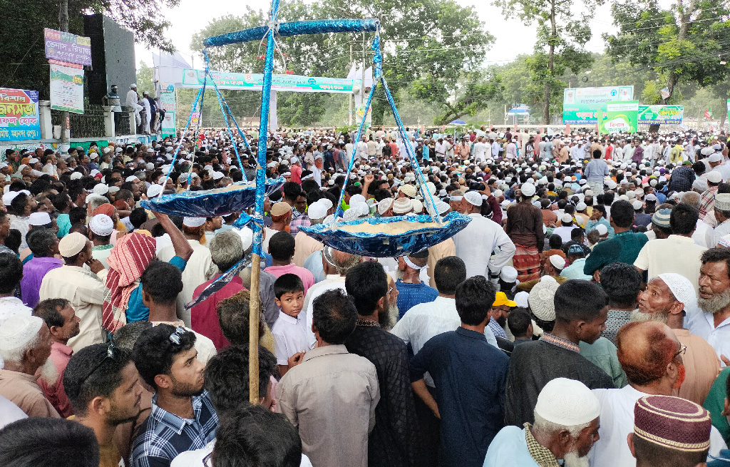 ১৭ বছর পর রংপুরে জামায়াতের জনসভা, মানুষের ঢল