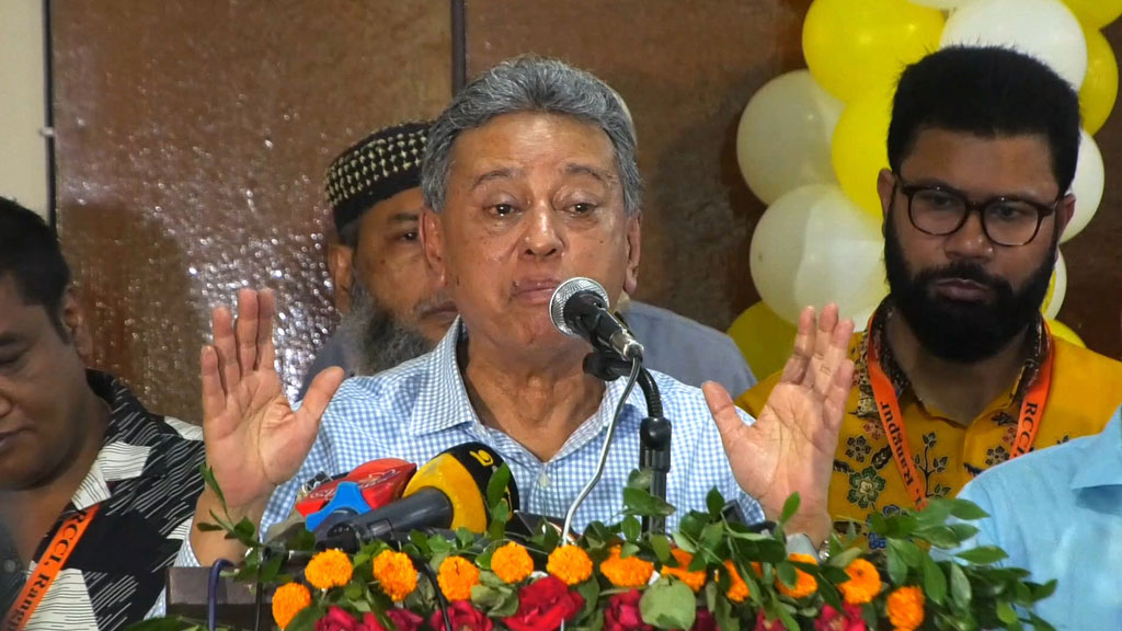 বাংলাদেশে এই মুহূর্তে একটি নির্বাচিত সরকার প্রয়োজন: আমীর খসরু