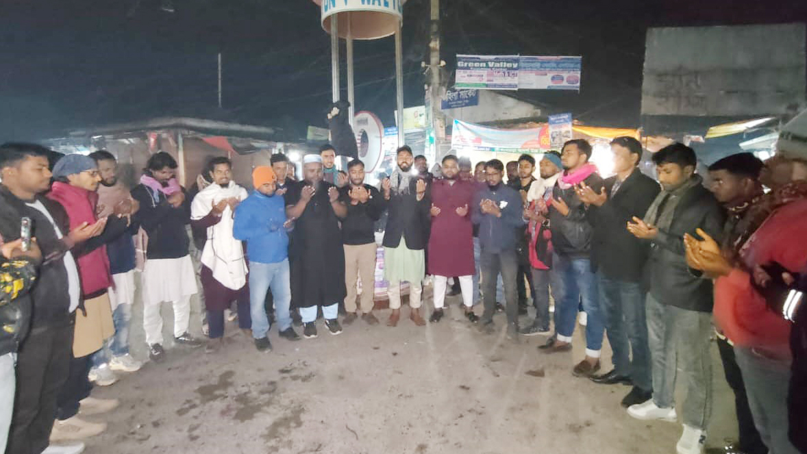 গুলিবিদ্ধ হাদির মৃত্যু: গঙ্গাচড়ায় ছাত্র-জনতার বিক্ষোভ মিছিল