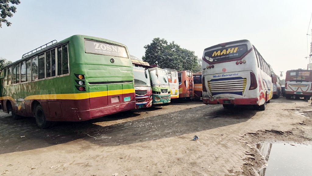 শ্রমিক নেতাকে মারধর, রংপুর-নীলফামারী বাস চলাচল বন্ধ