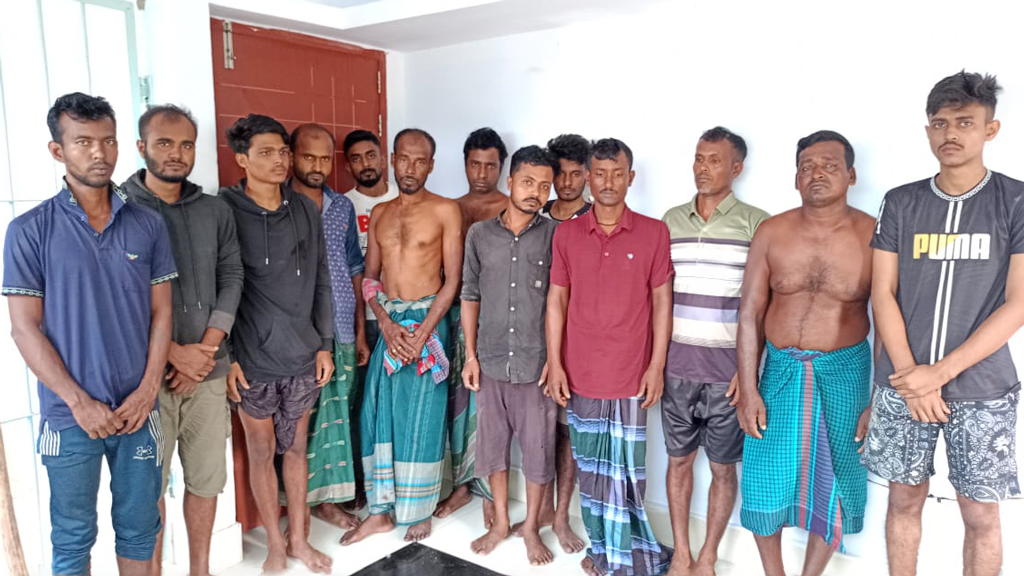 রাস উৎসবে সুন্দরবন থেকে আটক ৩২ জন কারাগারে