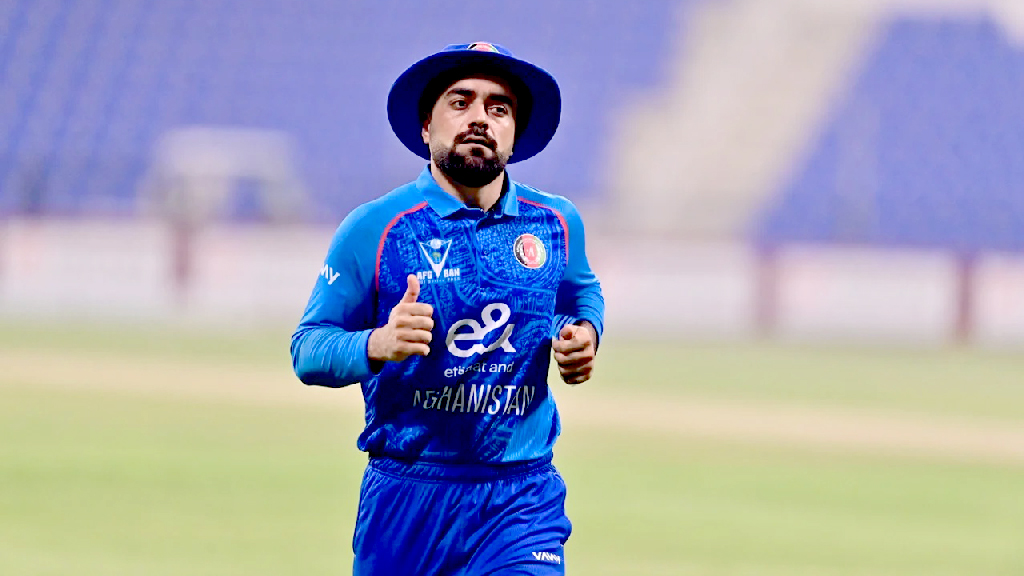 বাংলাদেশকে খান খান করে সিংহাসনে এখন রশিদ খান