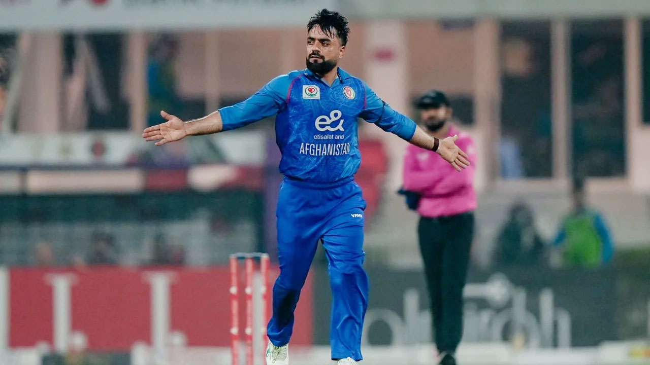 নতুন রেকর্ড গড়া রশিদ খানকে সামলাতে কী করবে পাকিস্তান