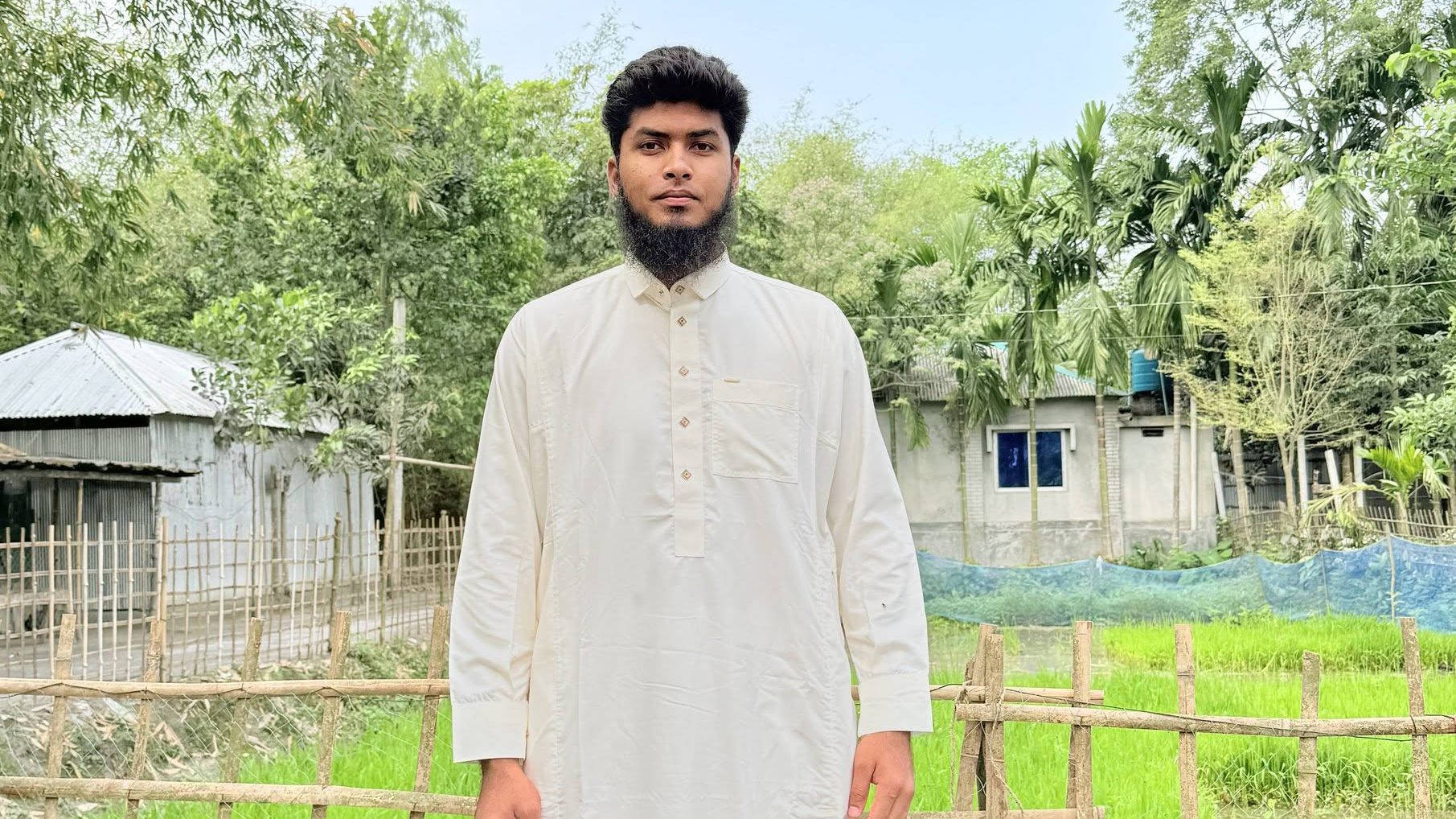 রিশাদ হোসেনও ঈদ উদযাপন করেছেন গ্রামে। ছবি: রিশাদ হোসেনের ফেসবুক পেজ