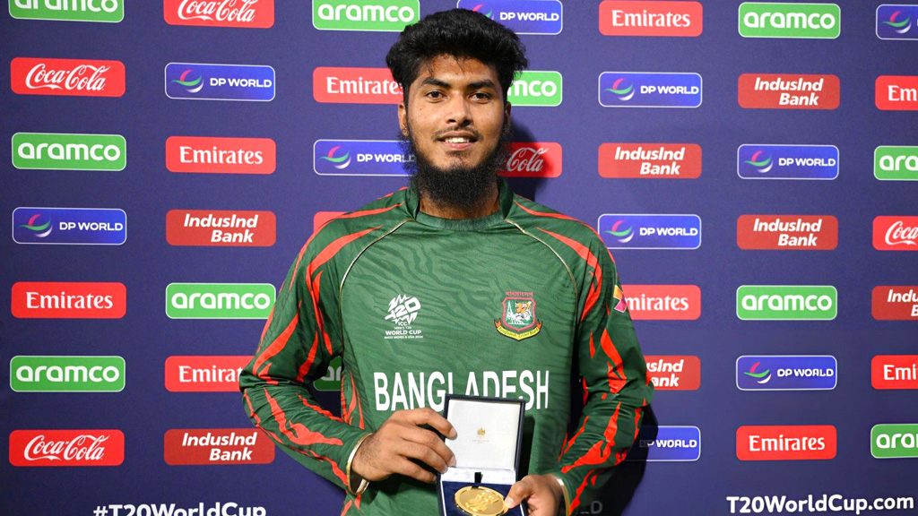 ৩ কোটি রুপিতে পিএসএলে নতুন দলে রিশাদ