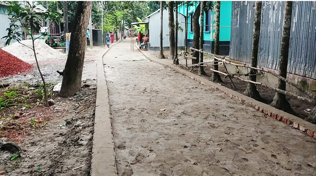 বকশীগঞ্জে সিসি রাস্তার কাজে অনিয়মের অভিযোগ
