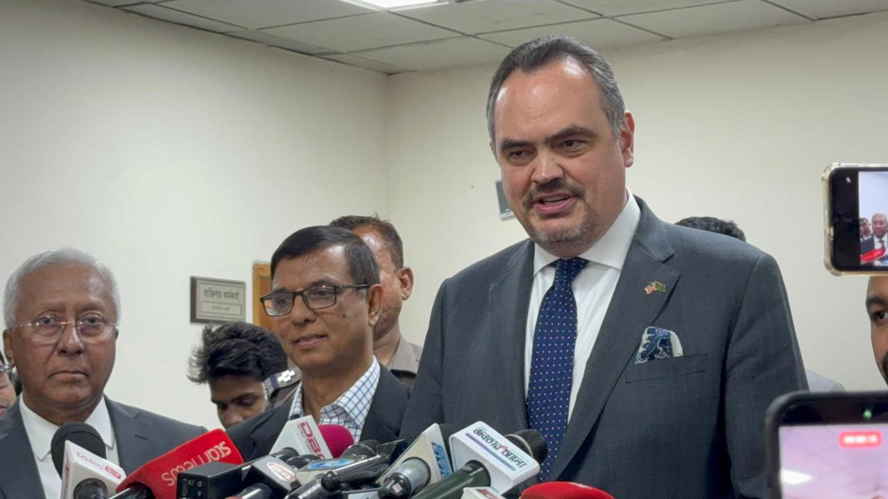 জনগণ যাকে নির্বাচিত করবে, সেই সরকারের সঙ্গেই কাজ করবে যুক্তরাষ্ট্র: রাষ্ট্রদূত