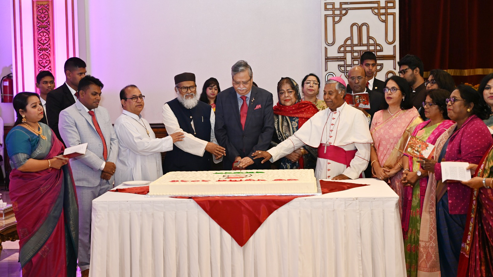 বড়দিনে বঙ্গভবনে শুভেচ্ছা বিনিময় করলেন রাষ্ট্রপতি