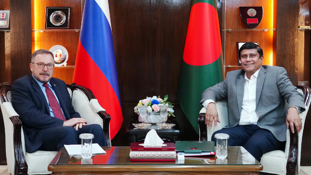 প্রধানমন্ত্রীর প্রতিরক্ষা উপদেষ্টার সঙ্গে রাশিয়ার রাষ্ট্রদূতের সৌজন্য সাক্ষাৎ