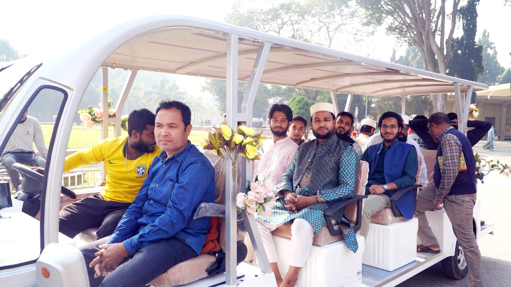 খরচ তুলতে না পারায় বন্ধ রাবির ই-কার সেবা