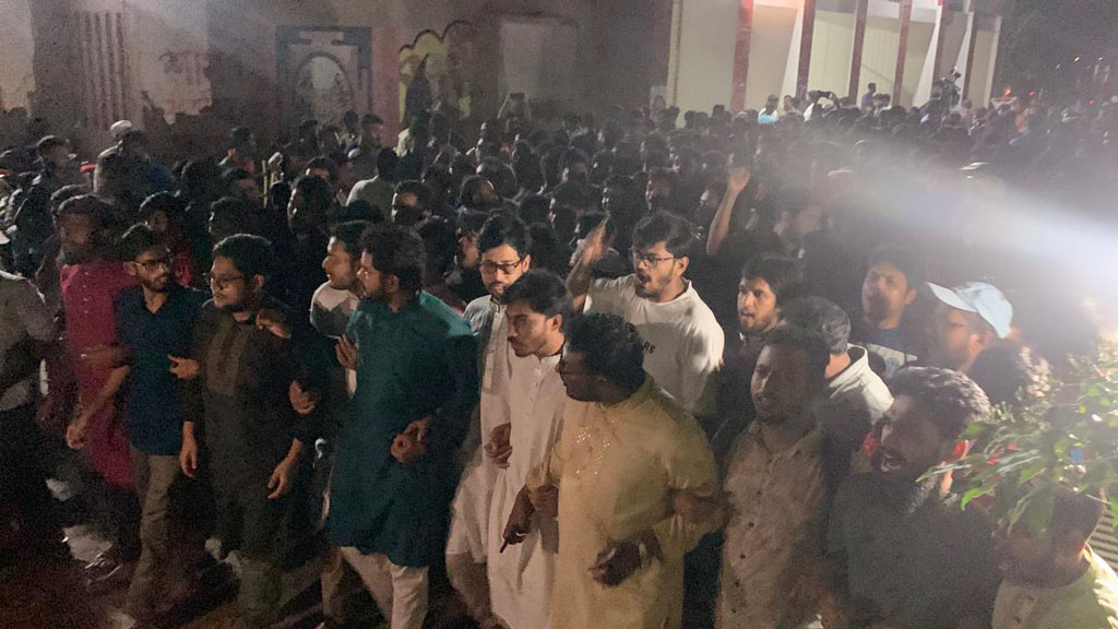 রাকসু নির্বাচন পেছানোর প্রতিবাদে ছাত্রশিবিরের বিক্ষোভ-মিছিল