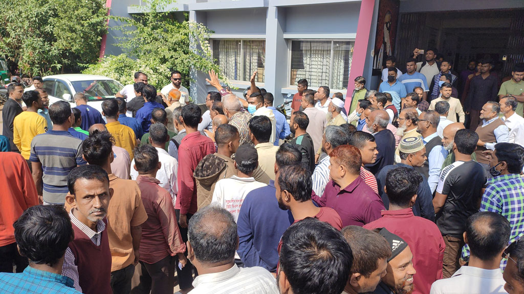 রাউজানে বিএনপির দুই পক্ষে সংঘর্ষ, উপজেলা সভাপতিসহ আহত ১২