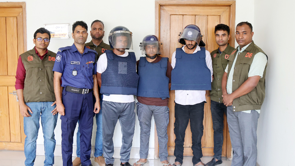 রাউজানে যুবদল নেতা মাসুদ হত্যাসহ পৃথক তিন ঘটনায় গ্রেপ্তার ৫