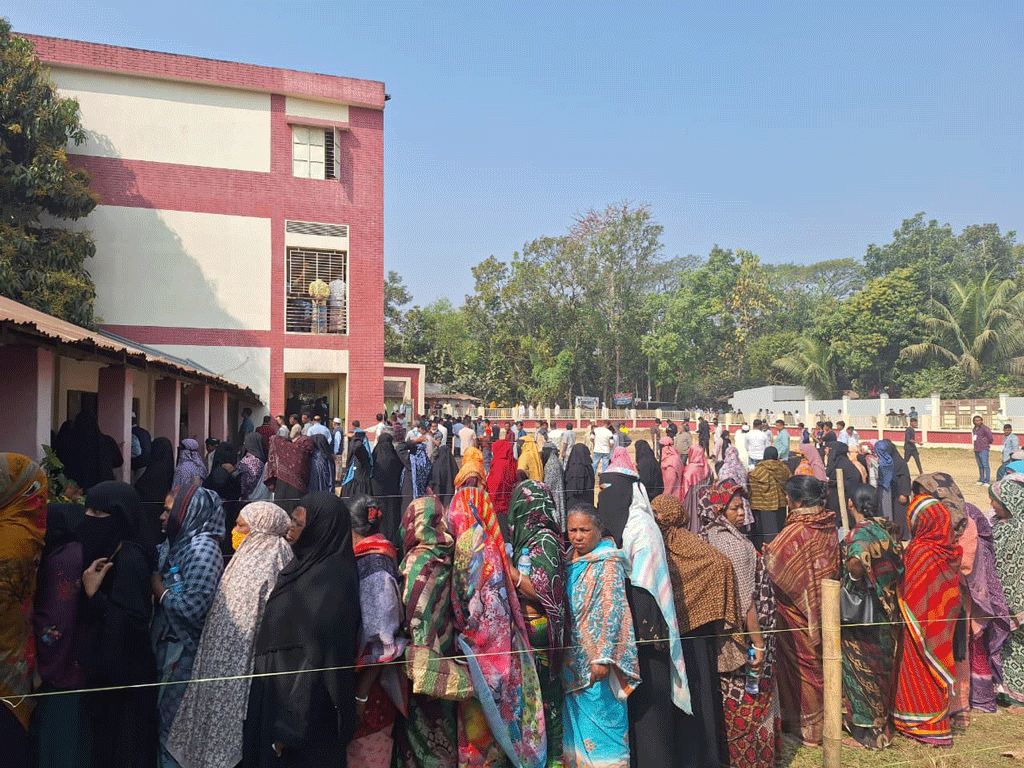 ভোটের আগের দিন মুহুর্মুহু গুলি: ‘রক্তাক্ত’ রাউজানে শান্তিপূর্ণ ভোট