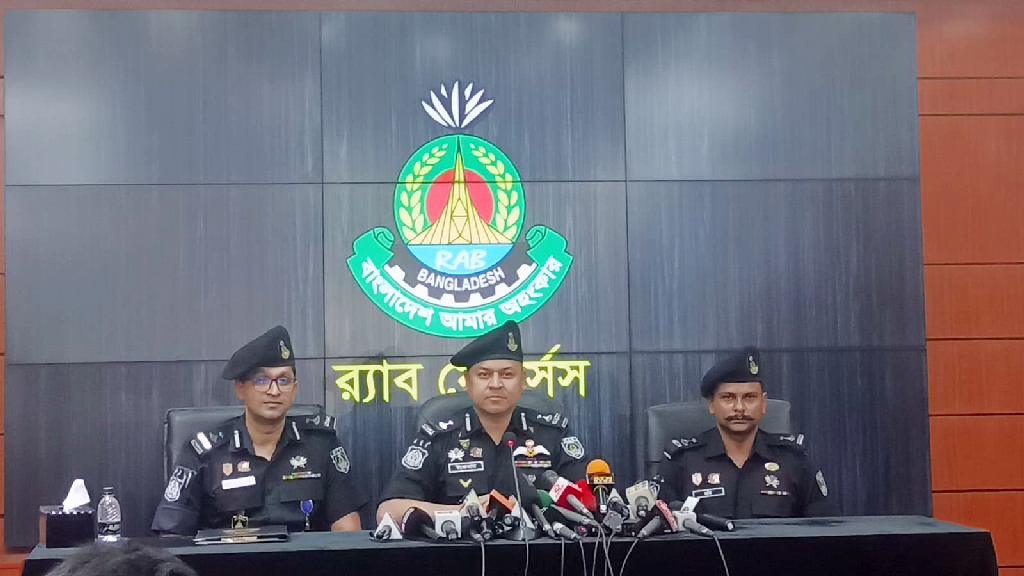 চিকিৎসককে হামলা: ২০ হাজার টাকায় সন্ত্রাসী ভাড়া, নেপথ্যে টেন্ডার দ্বন্দ্ব