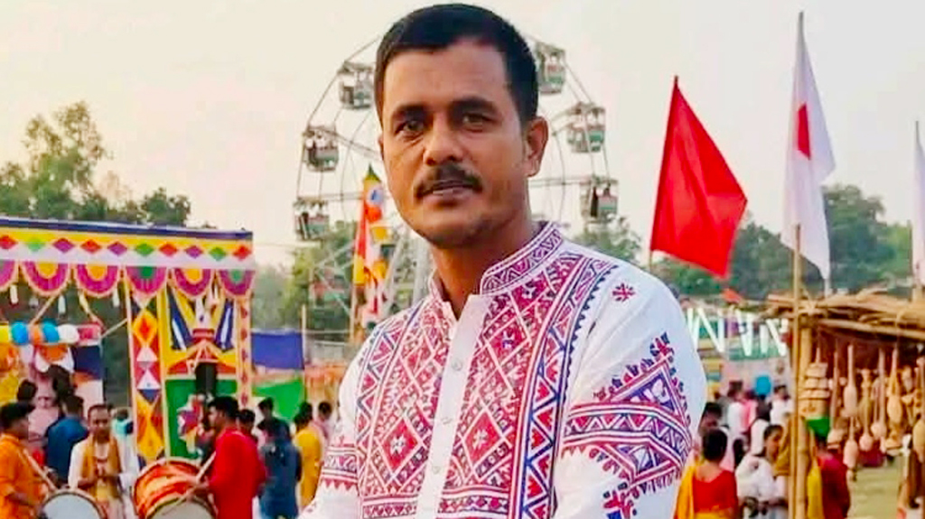 এমপির গাড়িতে হামলা: রায়গঞ্জ প্রেসক্লাবের সাধারণ সম্পাদক গ্রেপ্তার, ফাঁসানোর অভিযোগ পরিবারের