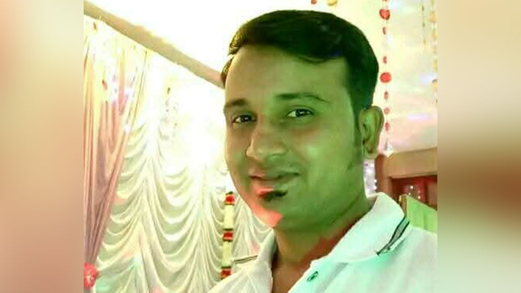 রায়পুরায় ইউপি কার্যালয়ে ব্যবসায়ীকে কুপিয়ে হত্যা, যুবক আটক