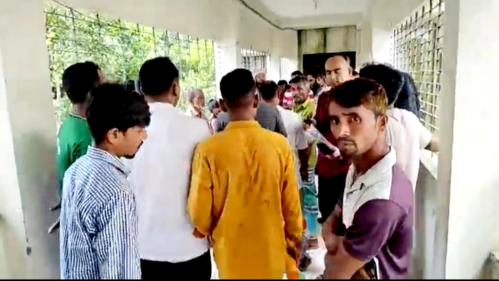 রায়পুরায় আধিপত্য বিস্তার নিয়ে সংঘর্ষে গুলিতে কৃষক নিহত, আহত ৫