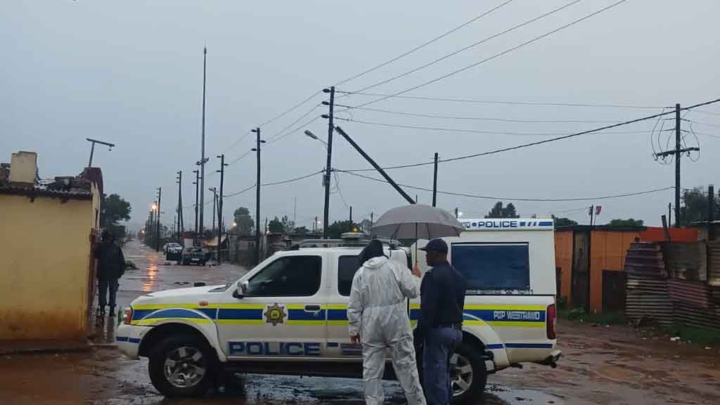 এবার জোহানেসবার্গের পানাশালায় গুলিতে নিহত ৯