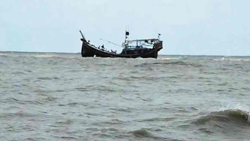 বিয়েতে যাওয়ার পথে ট্রলারডুবি, নিখোঁজ ৪ জনের সন্ধান মেলেনি