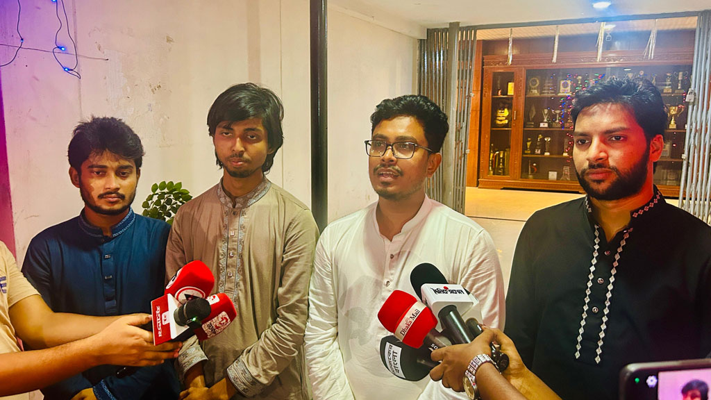 দুর্গাপূজায় প্রশাসনকে নিরাপত্তা নিশ্চিত করার আহ্বান ডাকসু ভিপি সাদিকের