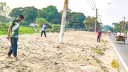 সৈয়দপুরে ময়লার স্তূপ ঢাকা হলো বালু দিয়ে