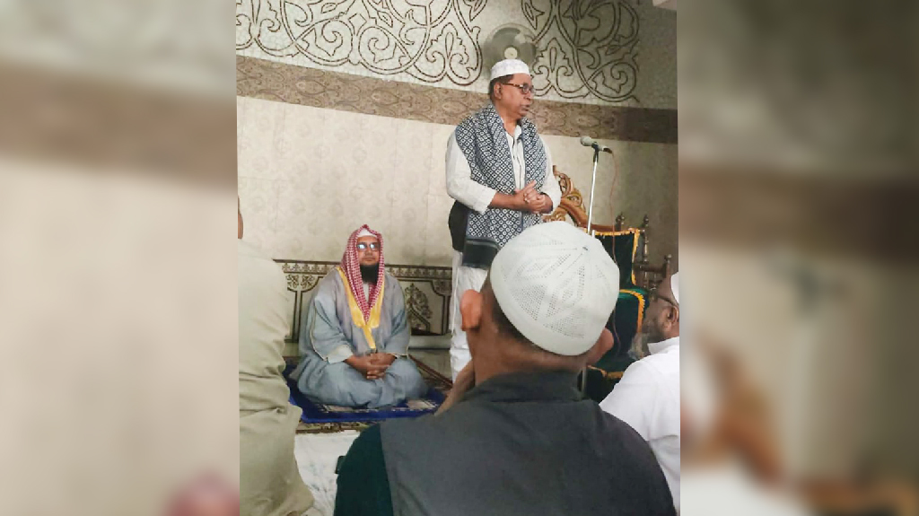 জুমার নামাজ পড়ে দোয়া চাইলেন বিপ্লবী ওয়ার্কার্স পার্টির সাইফুল হক