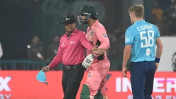 বাংলাদেশের আম্পায়ারের সঙ্গে ঝগড়ার শাস্তি পেলেন পাকিস্তানের ক্রিকেটার
