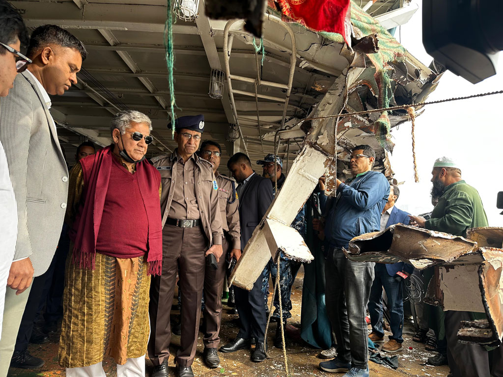 লঞ্চ দুর্ঘটনায় দায়ীদের বিরুদ্ধে কঠোর ব্যবস্থা নেওয়া হবে: নৌপরিবহন উপদেষ্টা