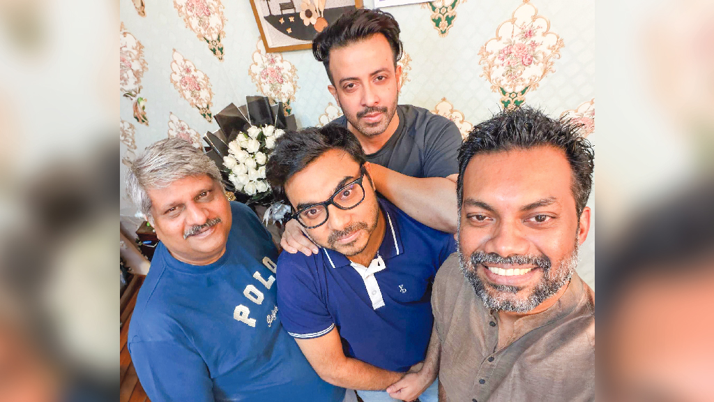 শাকিব খানকে নিয়ে ফিরছেন হিমেল আশরাফ