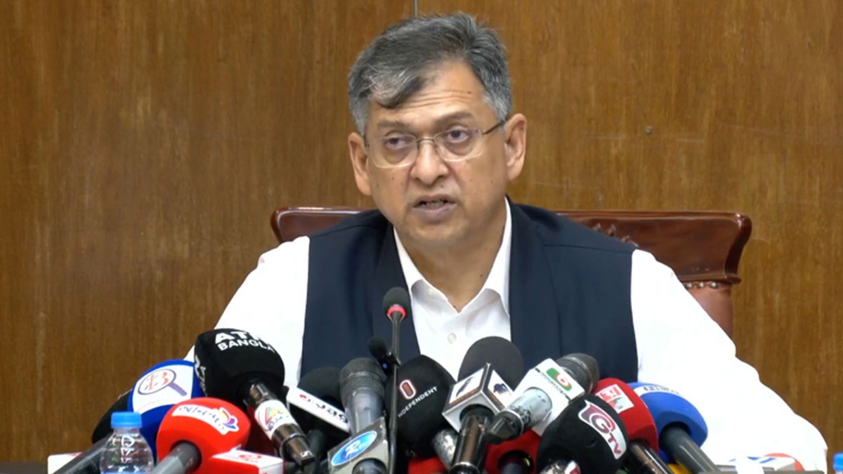 সাবেক রাষ্ট্রপতিকে গ্রেপ্তারের মতো কিছু দেখছি না: স্বরাষ্ট্রমন্ত্রী