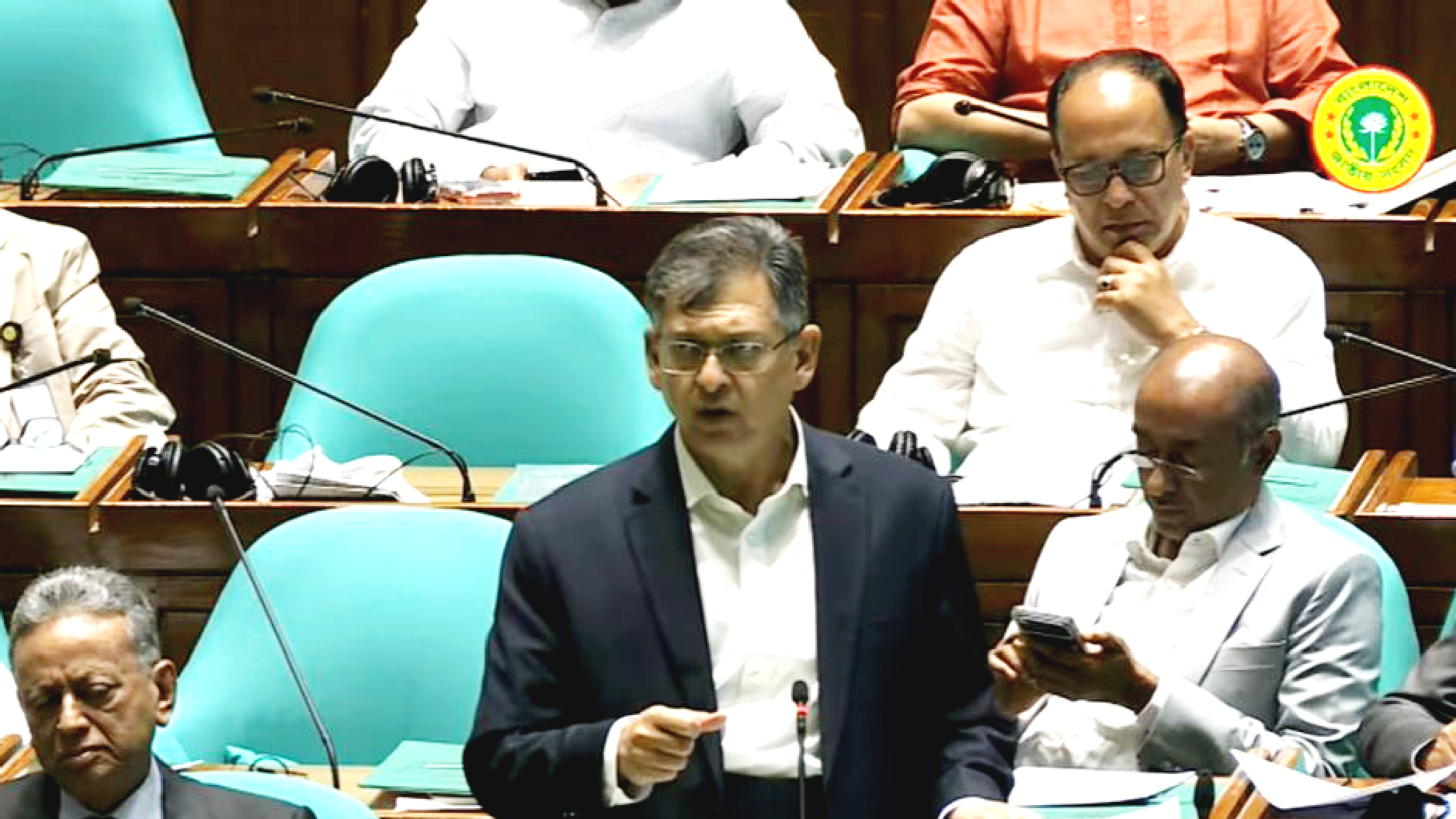 অটোরিকশার অবৈধ চার্জিংয়ে বিদ্যুৎ বিভাগ-সিটি করপোরেশনের লোকজন জড়িত: স্বরাষ্ট্রমন্ত্রী