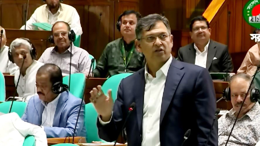 চট্টগ্রামে শিবির-ছাত্রদল সংঘর্ষ: তদন্তের আগে একতরফা দোষারোপ না করার অনুরোধ স্বরাষ্ট্রমন্ত্রীর