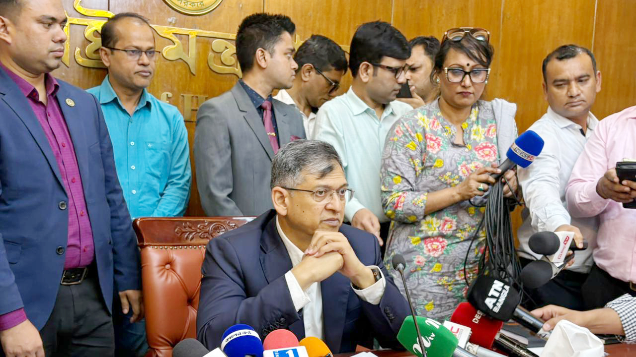 ১৫ বছরের অস্ত্রের লাইসেন্স পর্যালোচনা করা হচ্ছে: স্বরাষ্ট্রমন্ত্রী