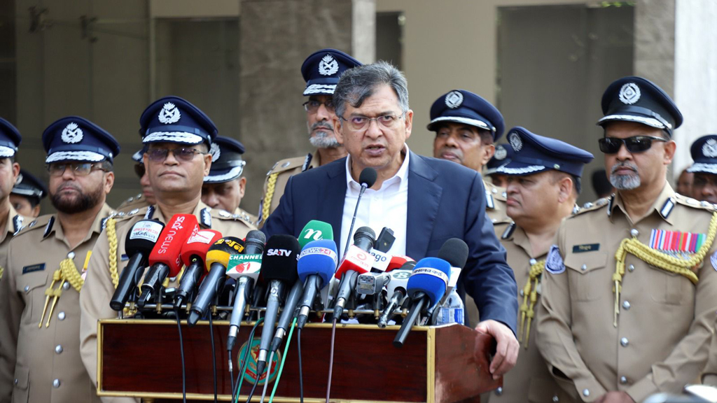 হাদি হত্যায় গ্রেপ্তার ব্যক্তিদের দেশে ফেরাতে অনুরোধপত্র পাঠানো হয়েছে: স্বরাষ্ট্রমন্ত্রী