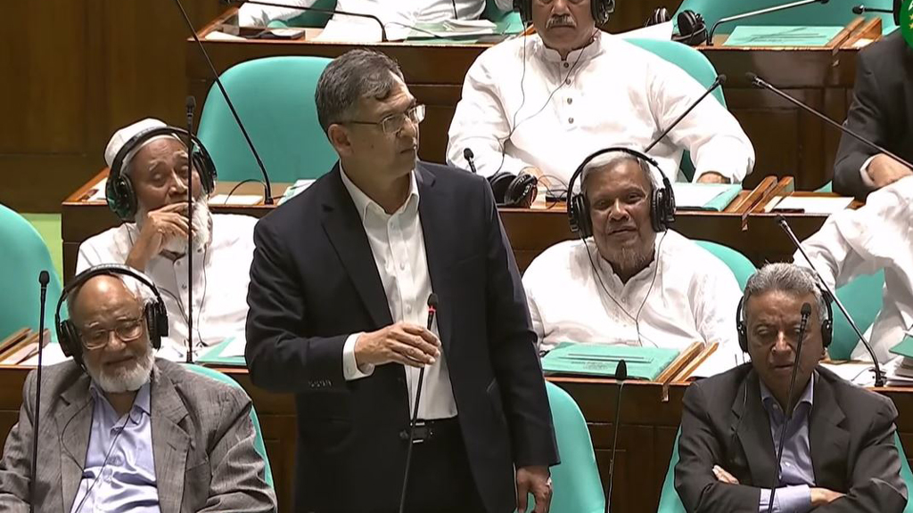 পুলিশে আরও ১৪ হাজার ৫০০ পদ সৃষ্টি হচ্ছে: সংসদে স্বরাষ্ট্রমন্ত্রী