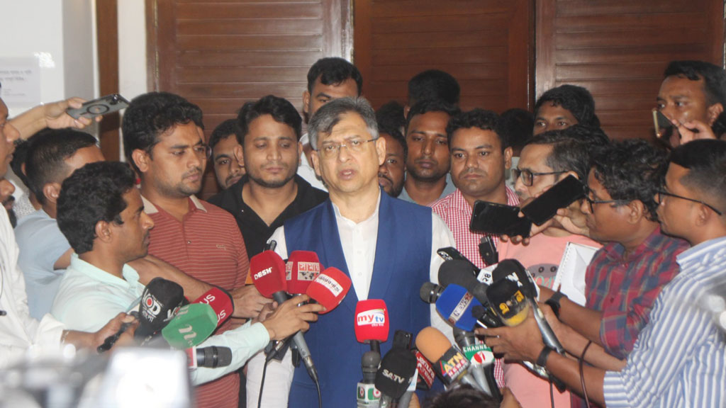 হে সংস্কার, তোমাকে পাওয়ার জন্য আর কত খানাপিনা: সালাহউদ্দিন