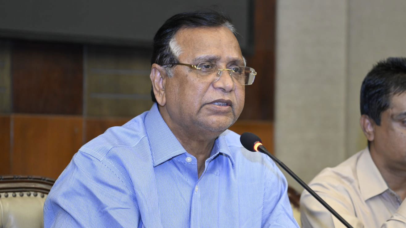 রাস্তাঘাটে ময়লা ফেললে জরিমানা ও আইনানুগ ব্যবস্থা: ডিএসসিসি প্রশাসক