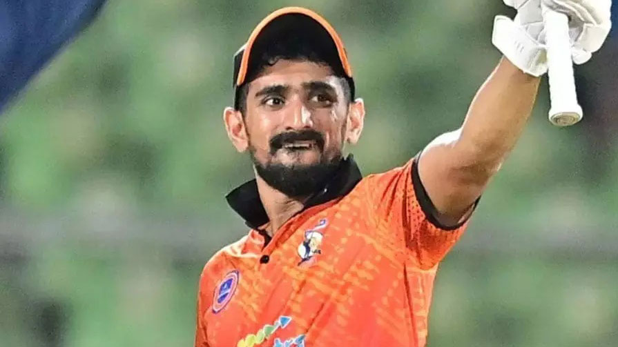 ৬ বলে ৬ ছক্কা, শেষ ওভারে ৪০ রান, কে এই ভারতীয় ব্যাটার
